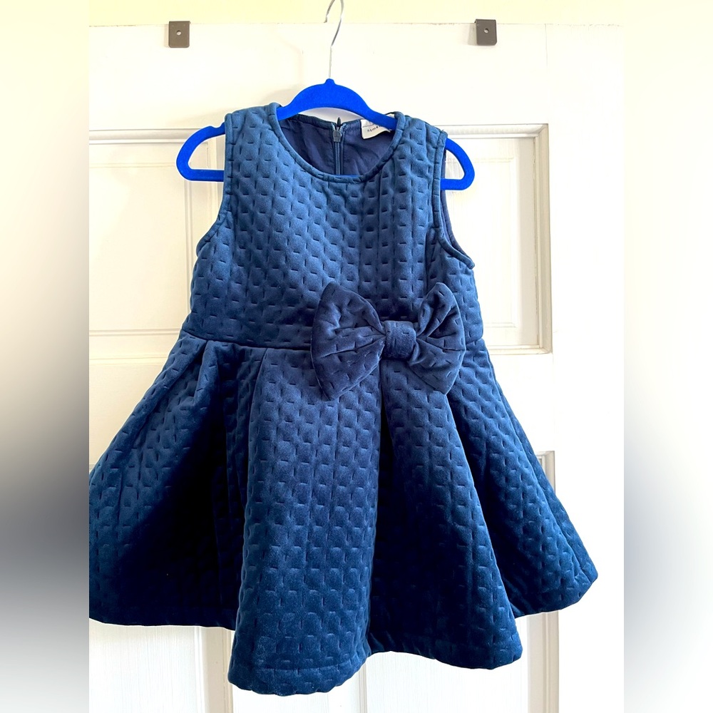 Never worn navy blue dress 
Size: 18-24 months